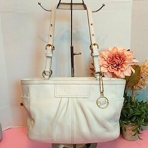 Coach park Carrie Signature Satchel Bag 15x9x4